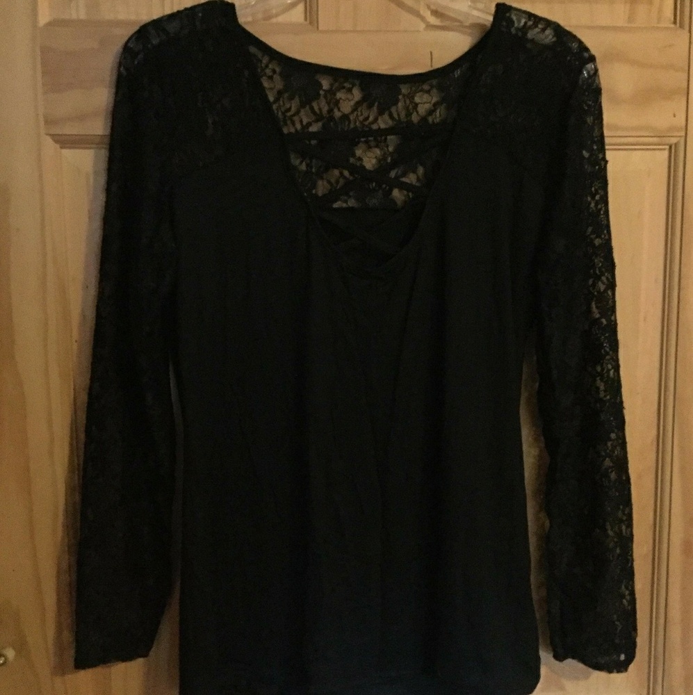 Lace Crossy V-Neck Shirt